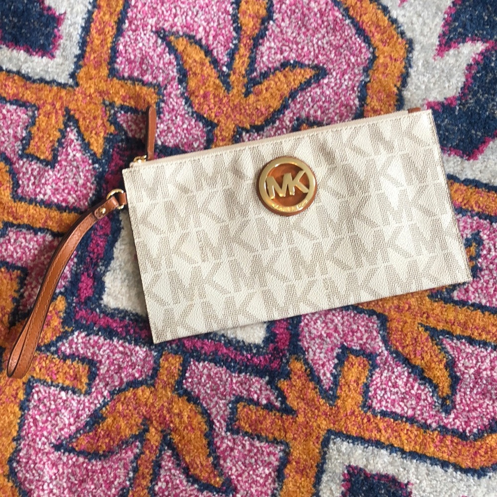 Michael Kors Wristlet
